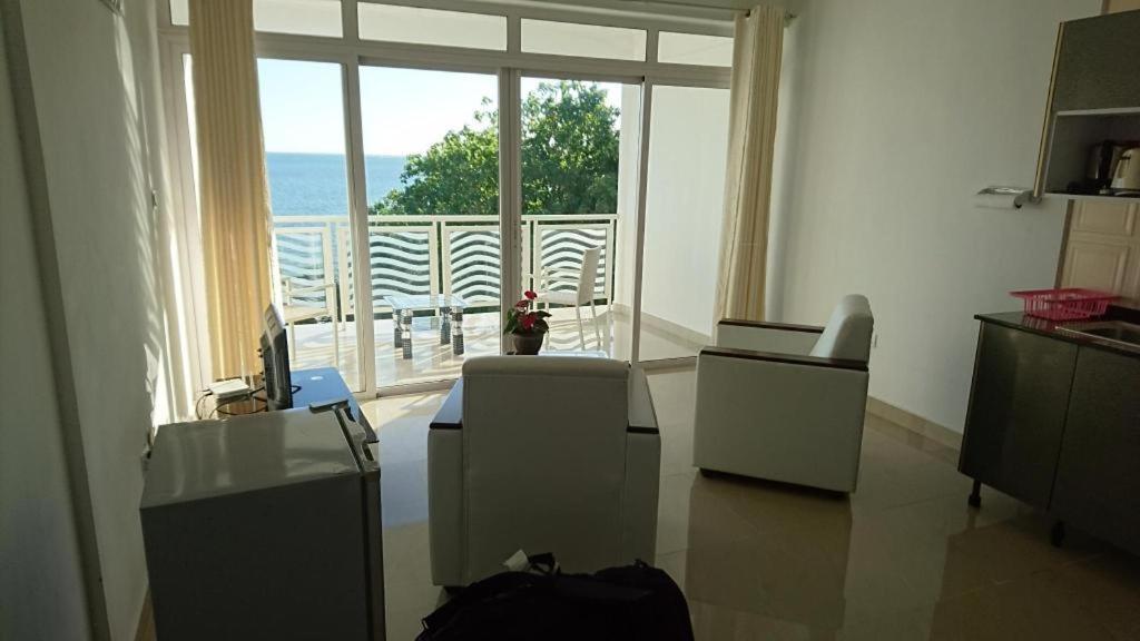 Diamond Plaza Hotel Grand Anse  Bagian luar foto