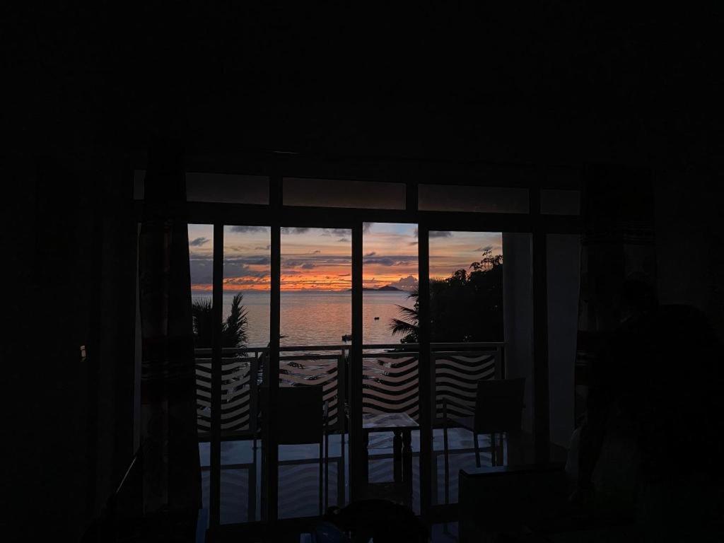 Diamond Plaza Hotel Grand Anse  Bagian luar foto