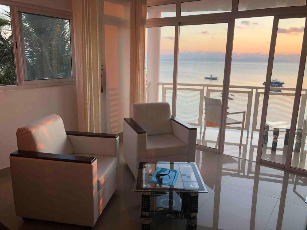 Diamond Plaza Hotel Grand Anse  Bagian luar foto