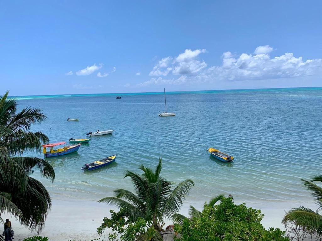 Diamond Plaza Hotel Grand Anse  Ruang foto